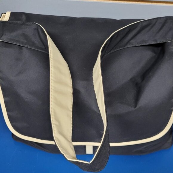 Medela Pump In Style Advanced Breast Pump with Bag & Other Accessories - Picture 1 of 12